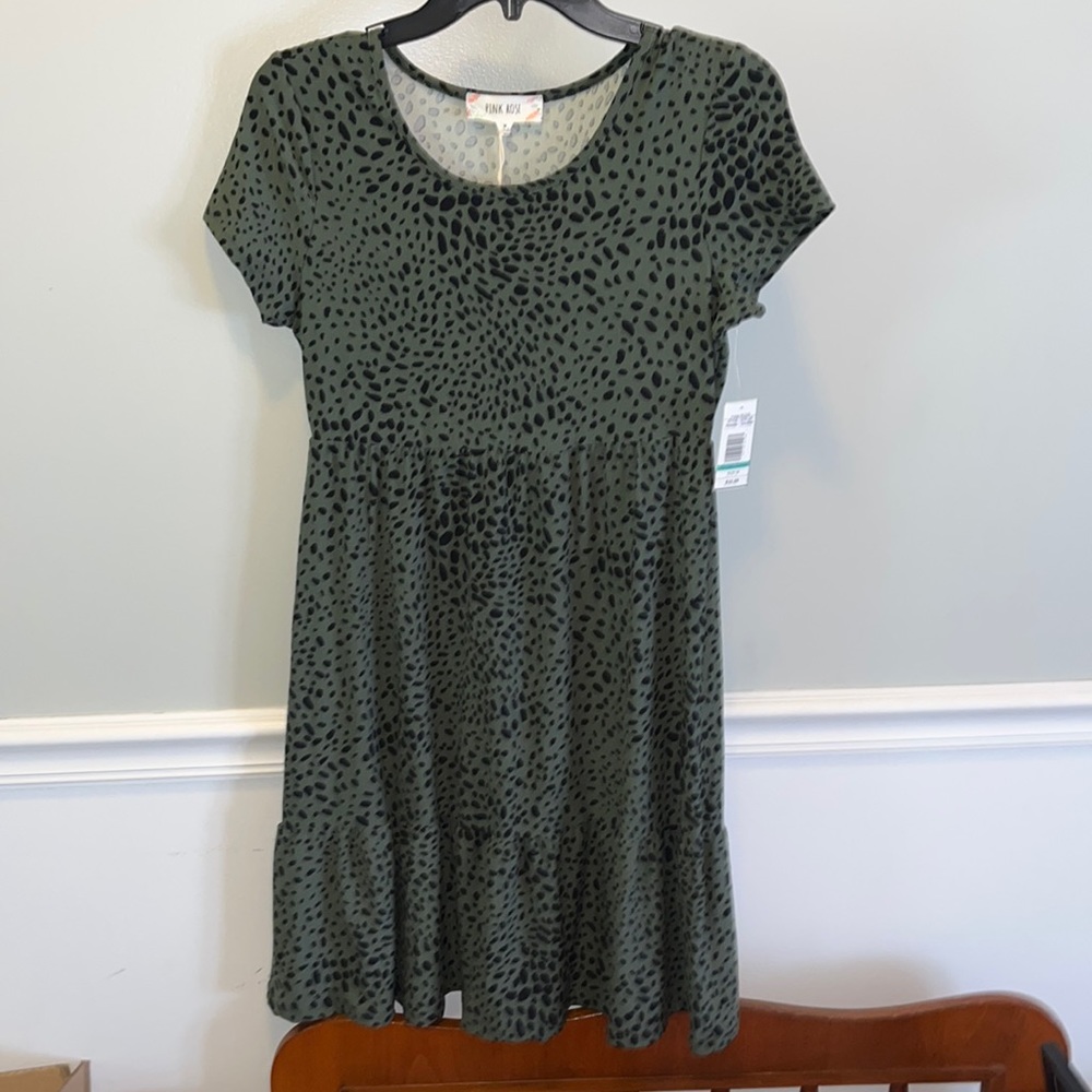 Medium Pink Rose Dress color is Olive and black